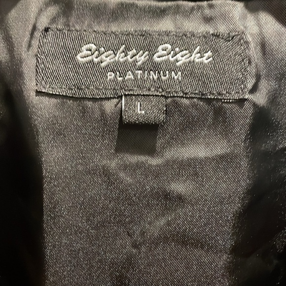 Eighty Eight windbreaker. California Republic logo front and back. Snap buttons. - Picture 3 of 6